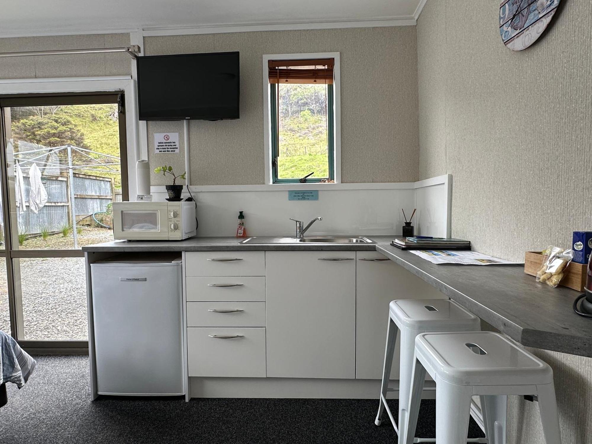 Kiwi Cabins Tapu Экстерьер фото